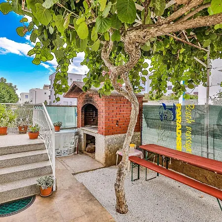 Apartment 2 Bedroom Lovely In