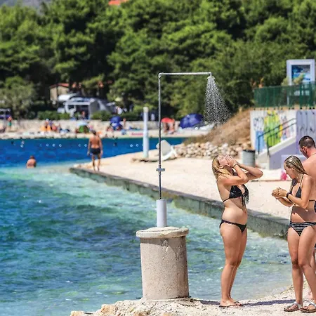 Apartmán 2 Bedroom Lovely In *