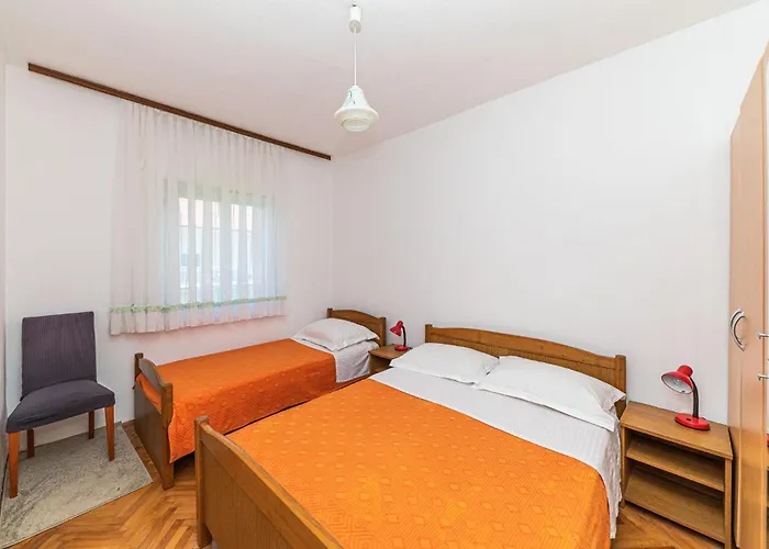 2 Bedroom Lovely In