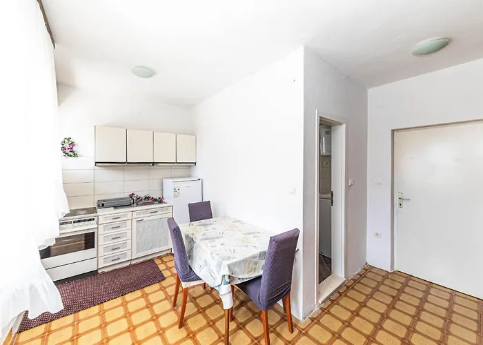 Apartman 2 Bedroom Lovely In