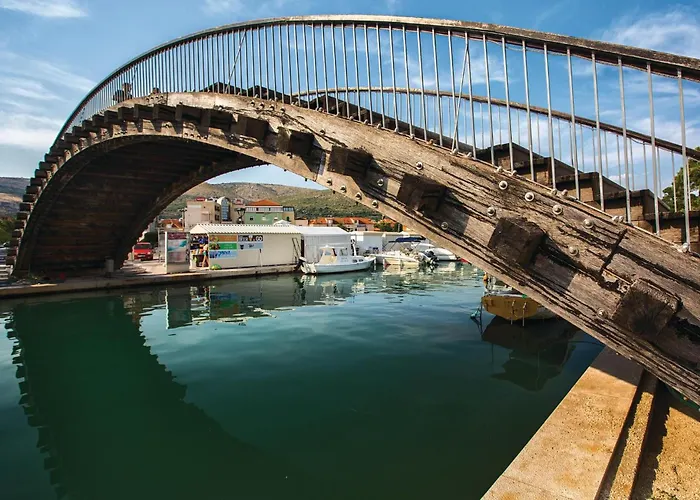 2 Bedroom Lovely In Apartman Trogir