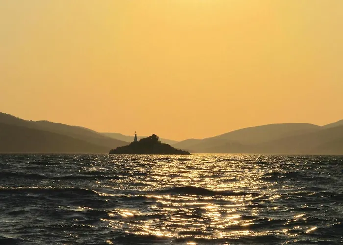 2 Bedroom Lovely In Appartement *