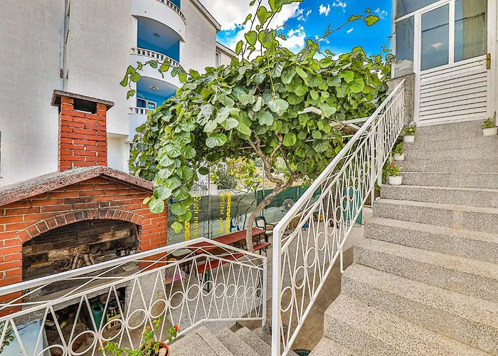 2 Bedroom Lovely In Trogir